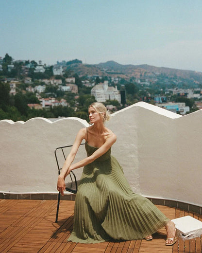 Olivia | Robe midi plissée à dos nu