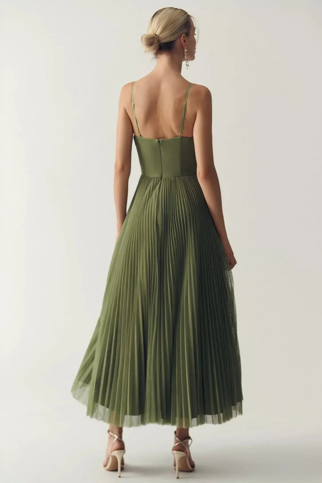 Olivia | Robe midi plissée à dos nu